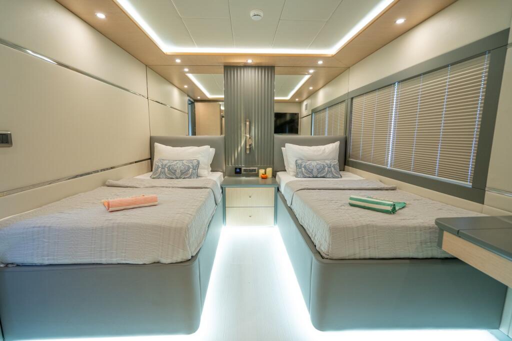Luxury motor yacht 