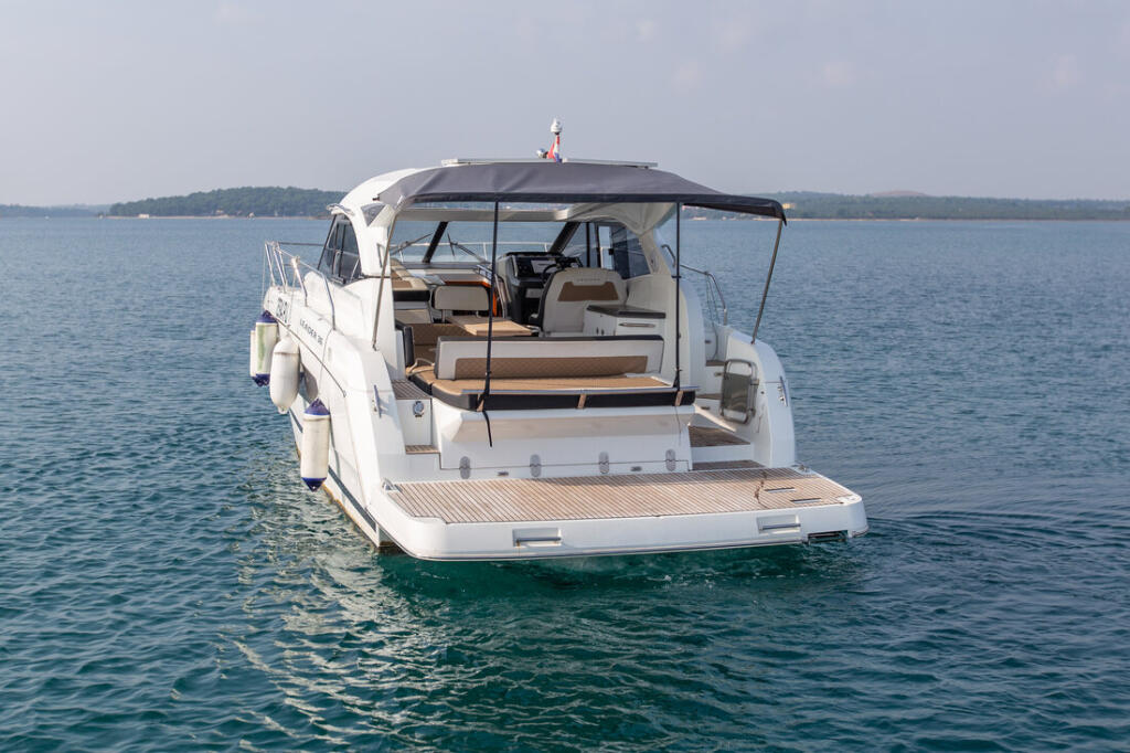 Motoryacht 