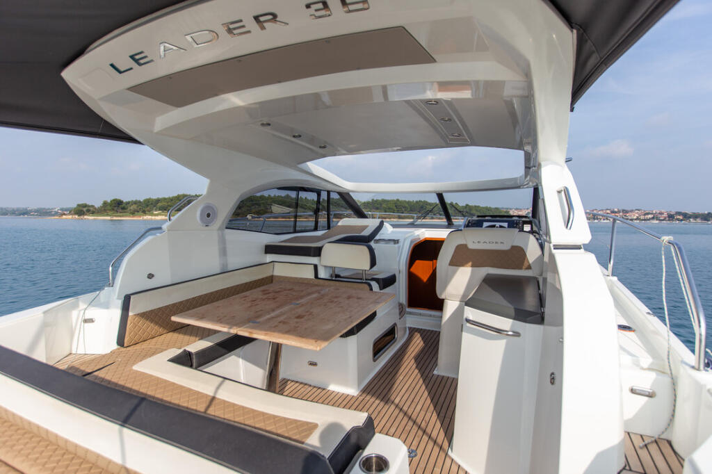 Motoryacht 