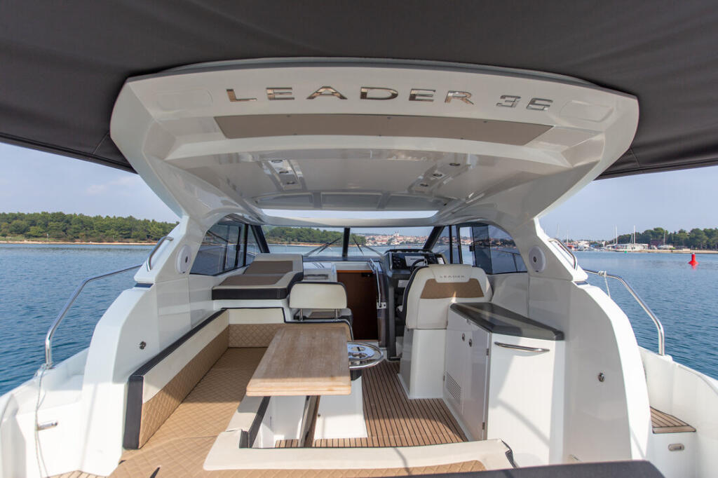 Motoryacht 