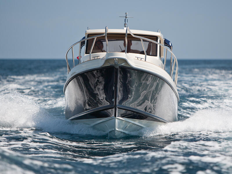 Motor boat 