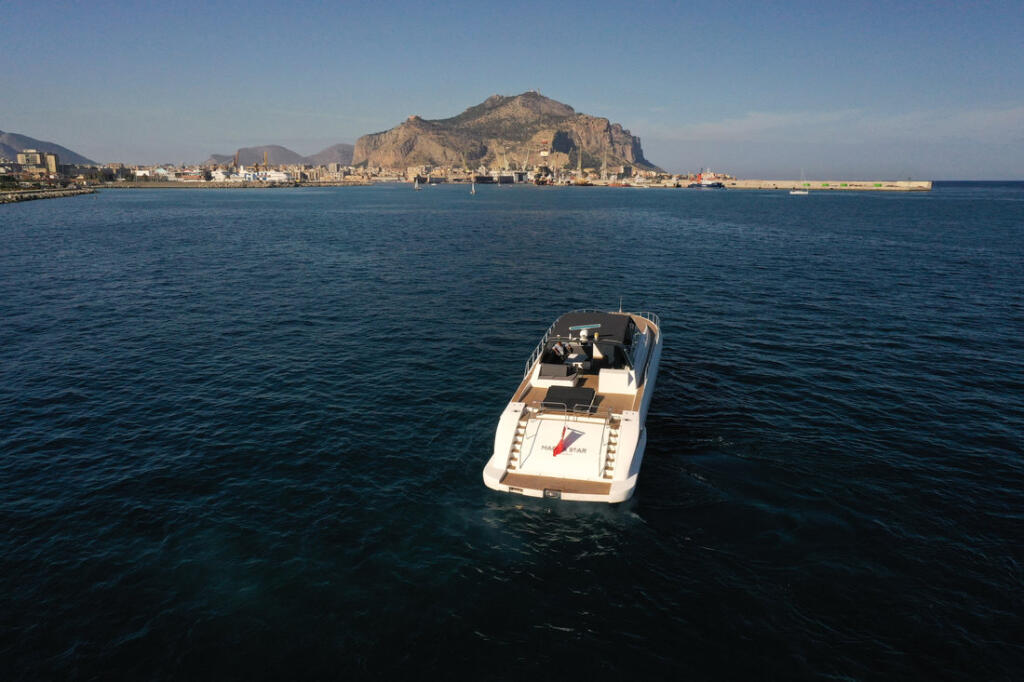 Luxury motor yacht 