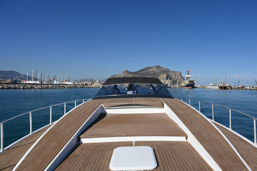 Luxury motor yacht 