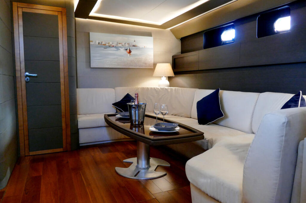 Luxury motor yacht 