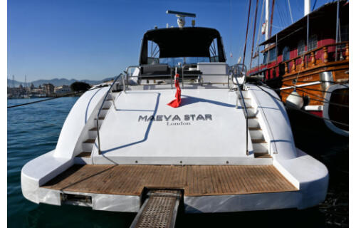 Luxury motor yacht 