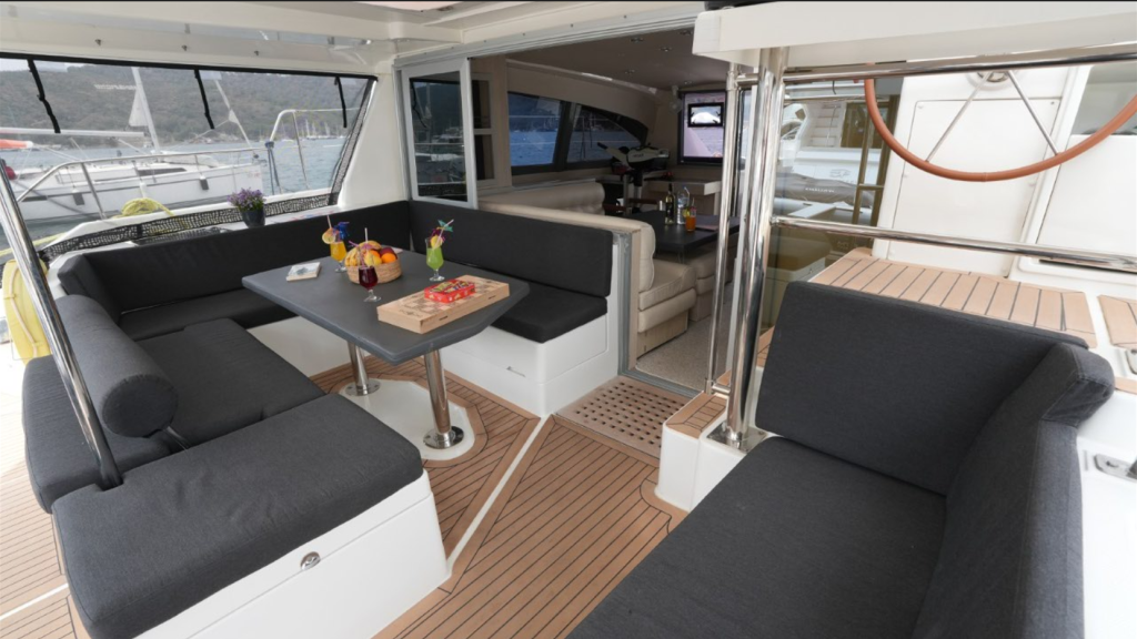 Catamaran 