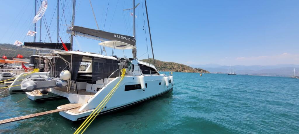 Catamaran 