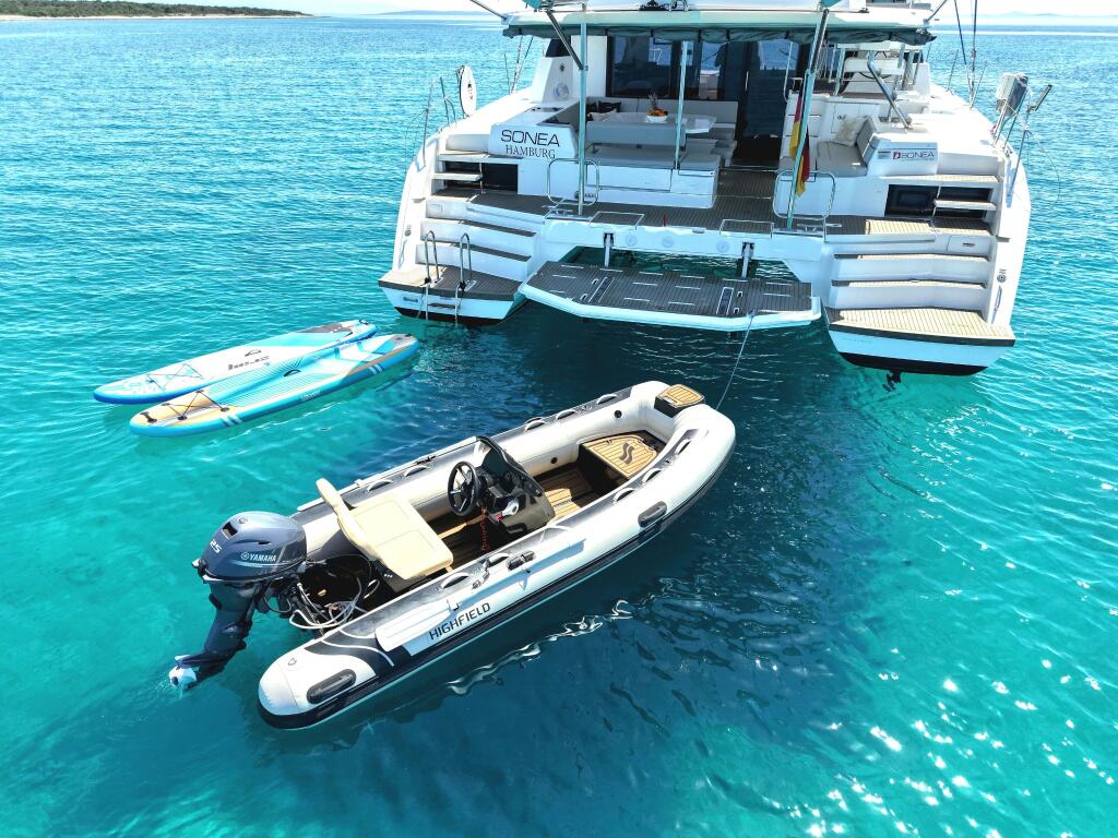 Catamaran 