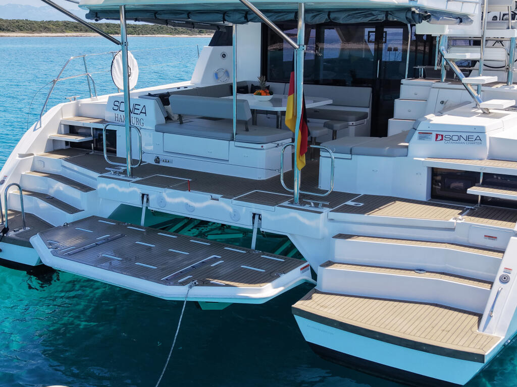 Catamaran 