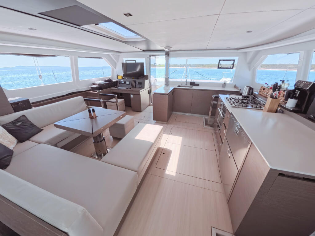 Catamaran 
