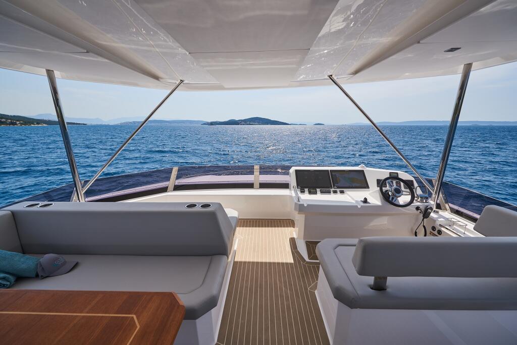 Power catamaran 