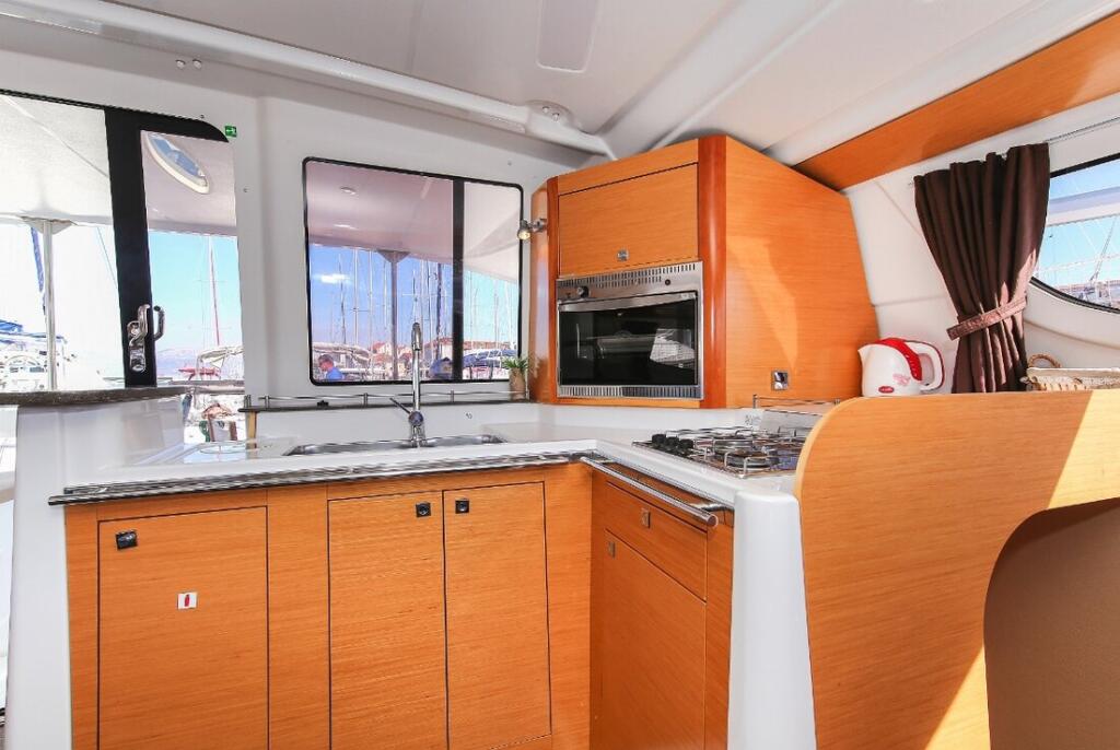Catamaran 