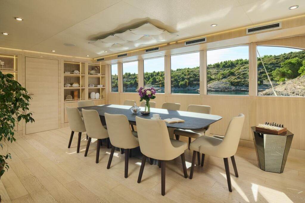 Luxury sailing yacht 