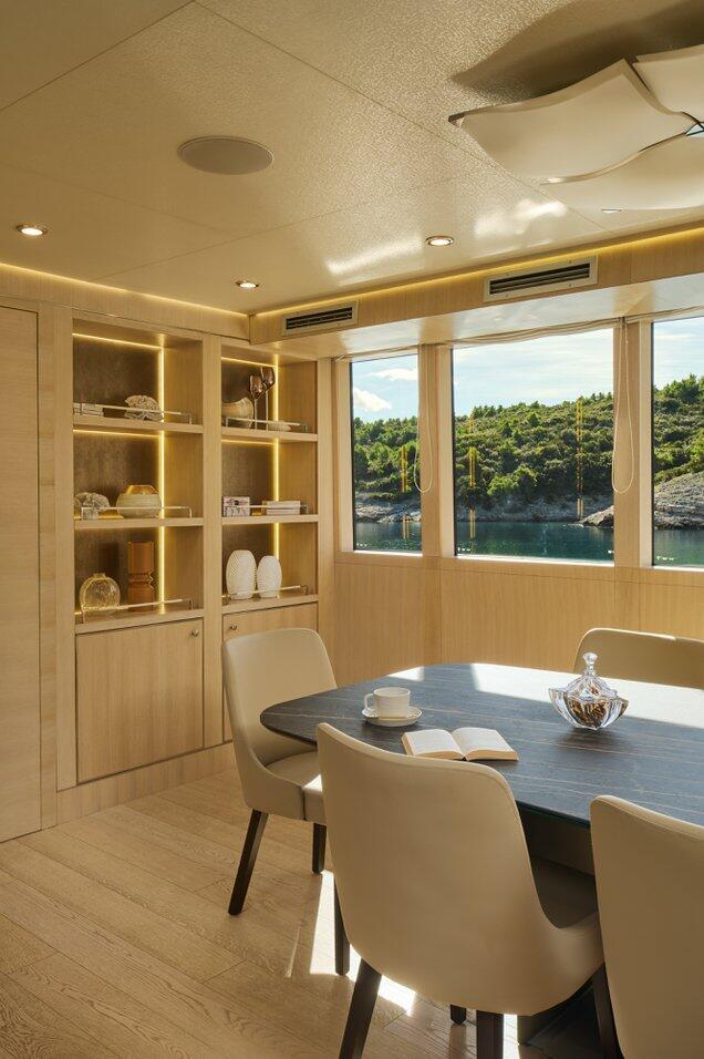 Luxury sailing yacht 