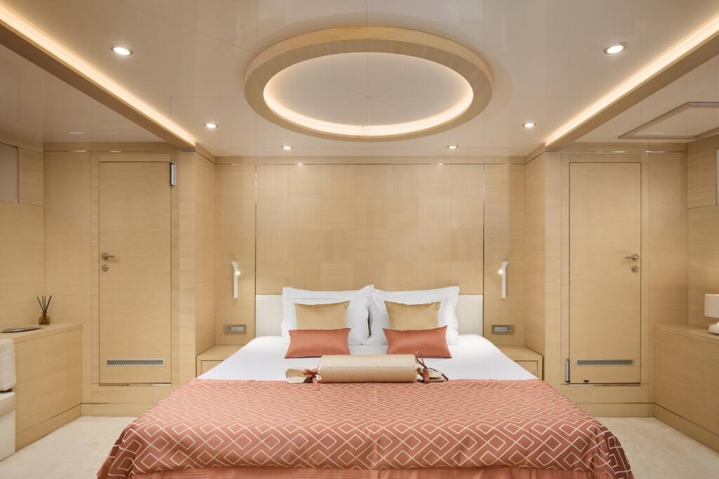 Luxury sailing yacht 