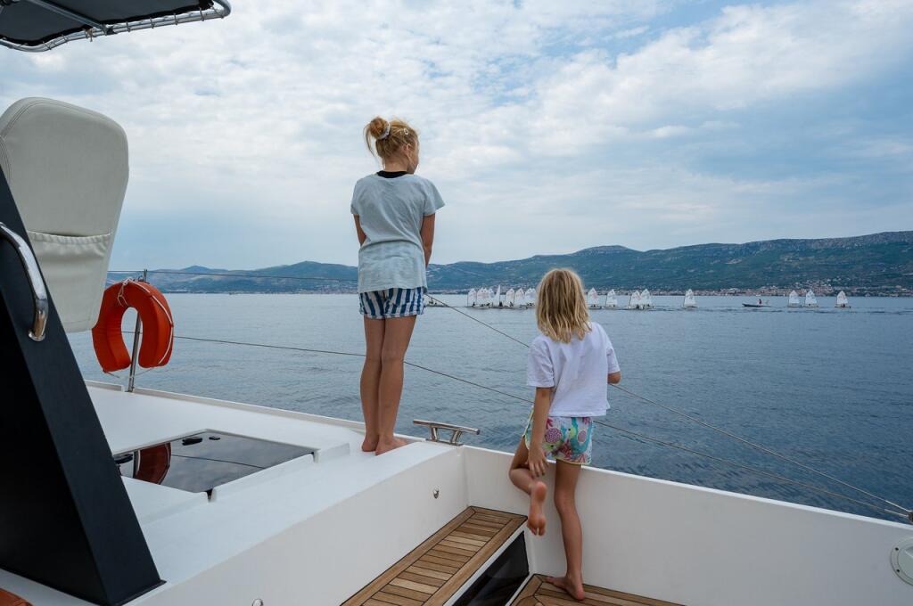 Power catamaran 