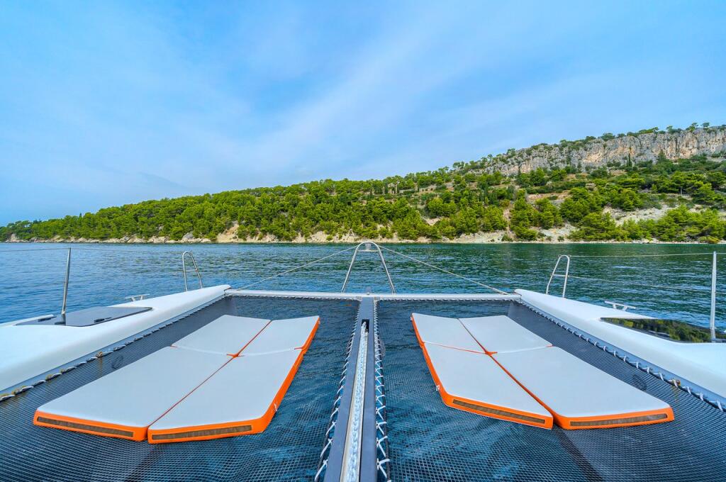 Power catamaran 
