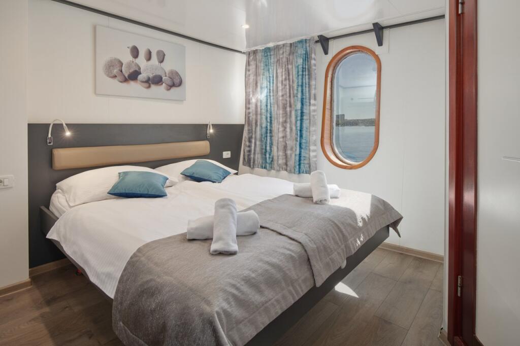 Small Cruise Ship 