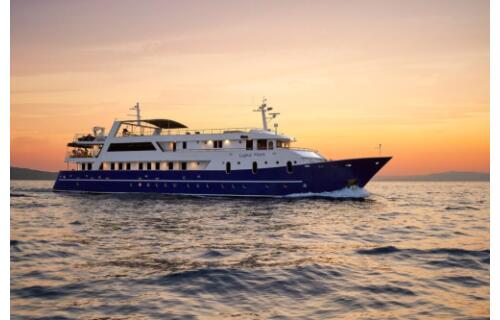 Small Cruise Ship 