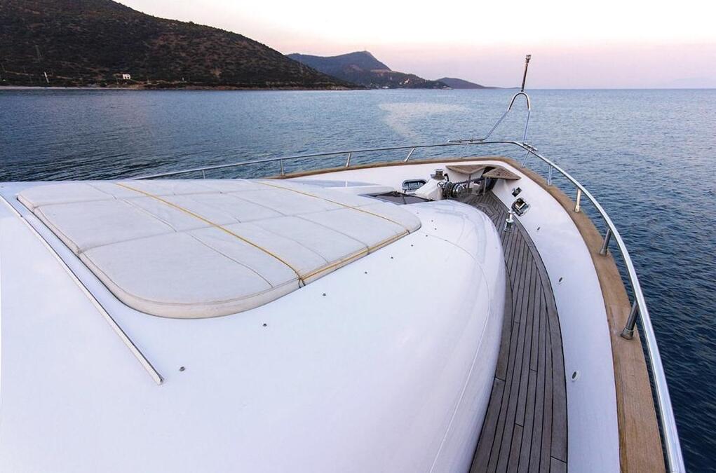 Luxury motor yacht 