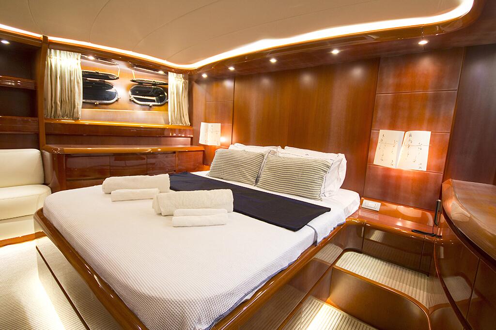 Luxury motor yacht 