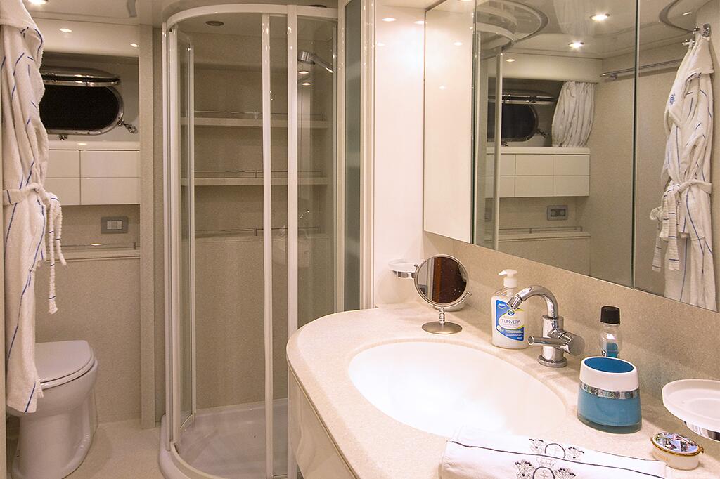 Luxury motor yacht 