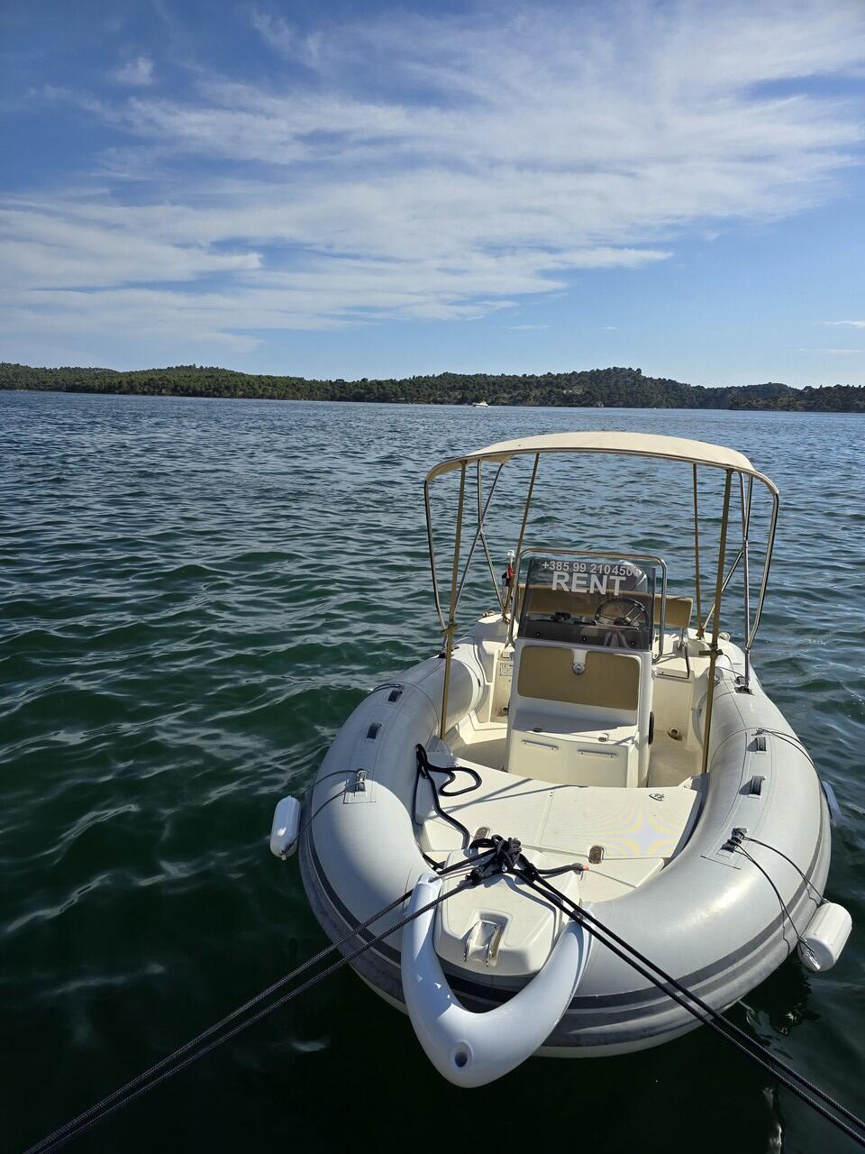 Rubber boat (R.I.B.) 