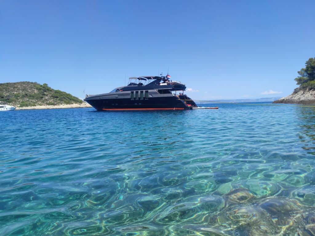 Luxury motor yacht 