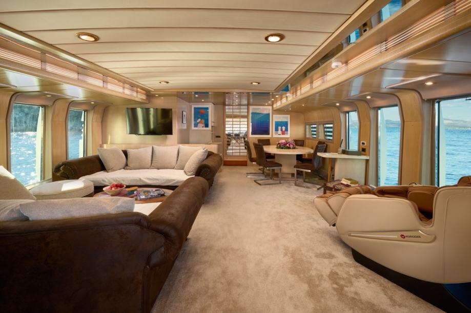 Luxury motor yacht 
