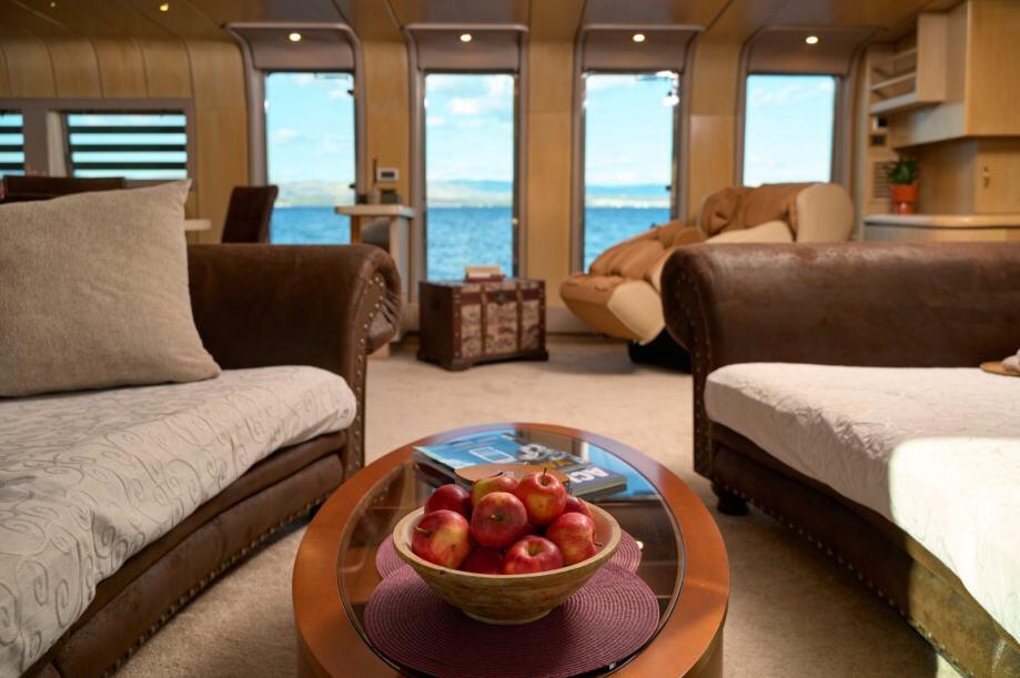 Luxury motor yacht 