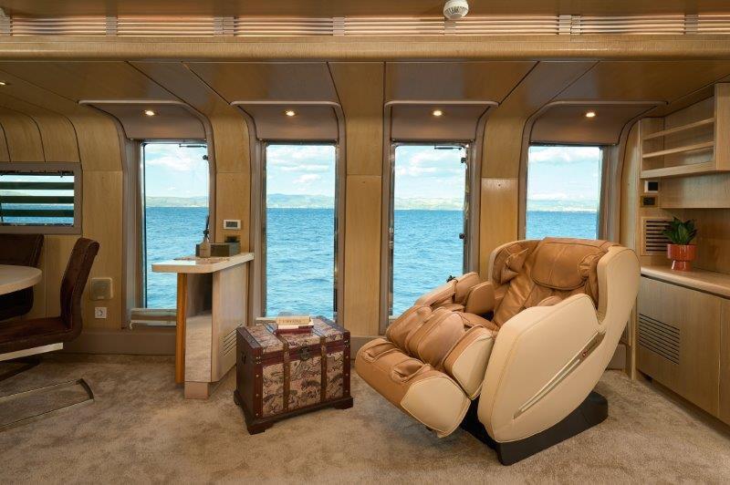 Luxury motor yacht 