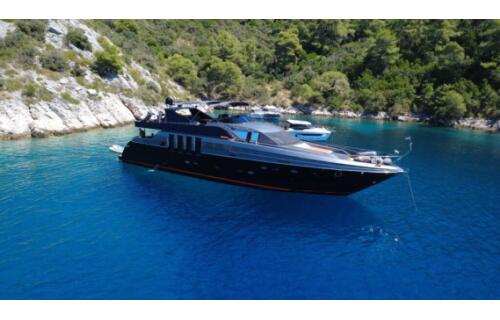 Luxury motor yacht 