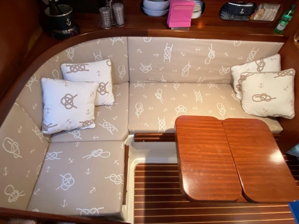 Motor boat 