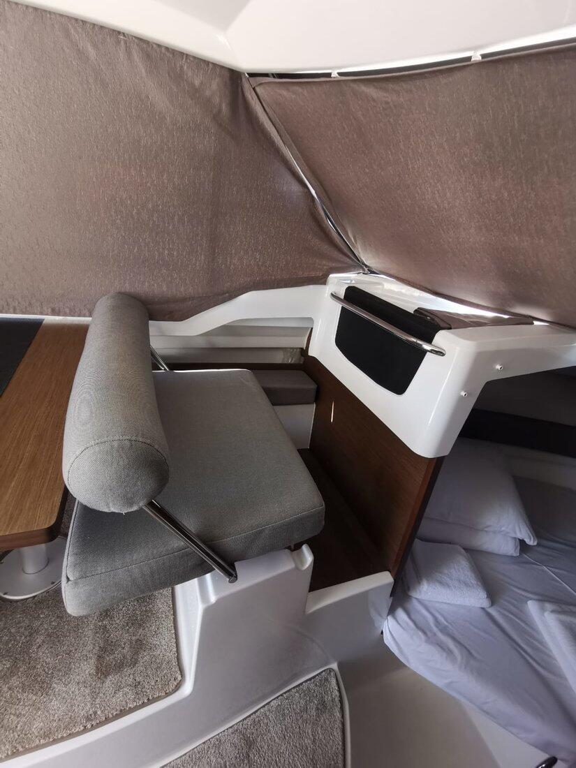 Motor boat 