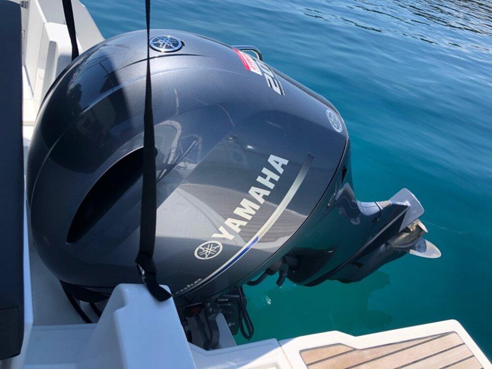 Motor boat 
