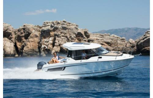 Motor boat 