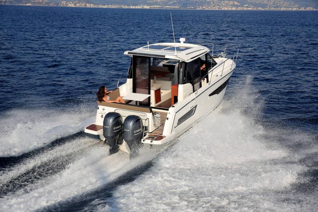 Motor boat 