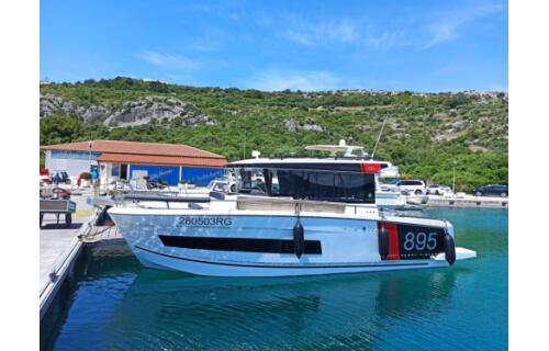 Merry Fisher 895 Sport Offshore Surprise