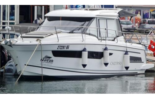 Motor boat 