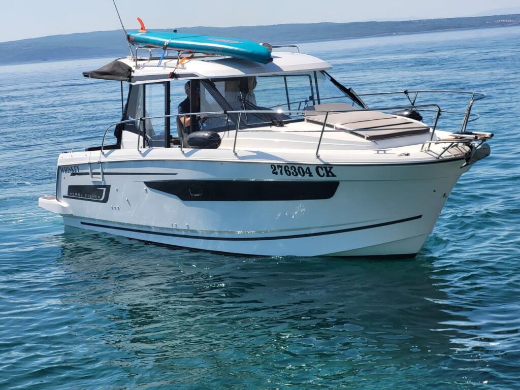 Motor boat 