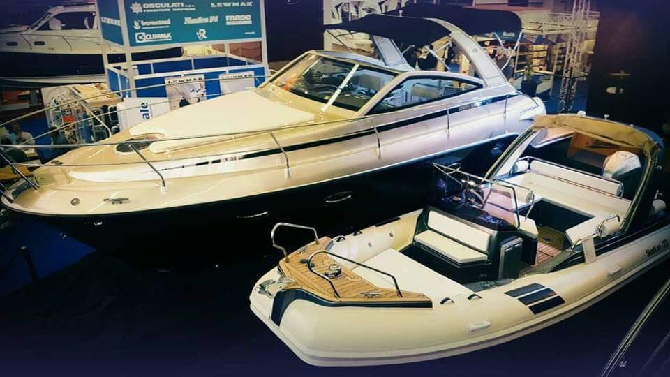 Motor boat 
