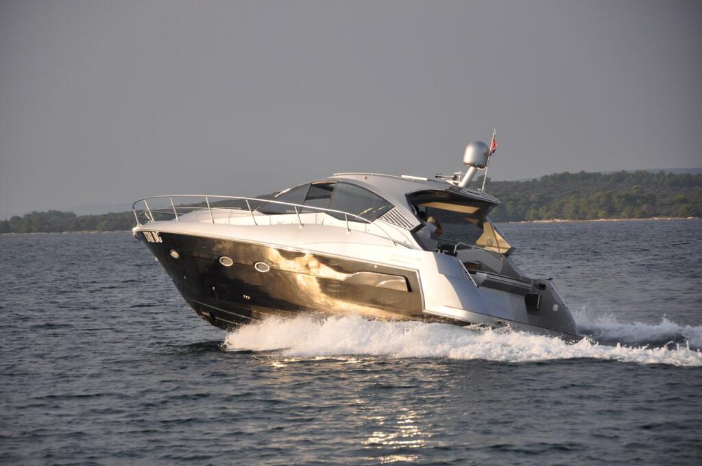 Motoryacht 