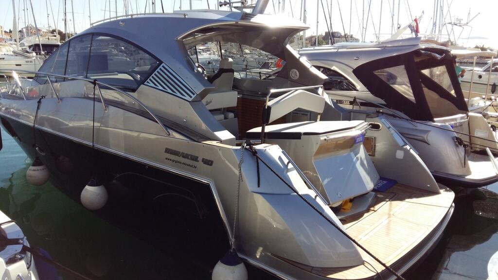 Motoryacht 