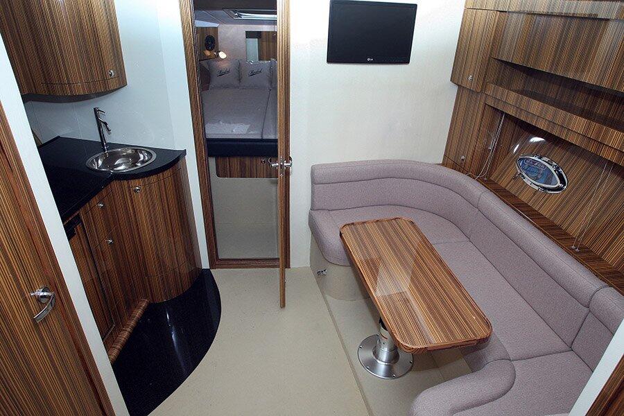 Motoryacht 