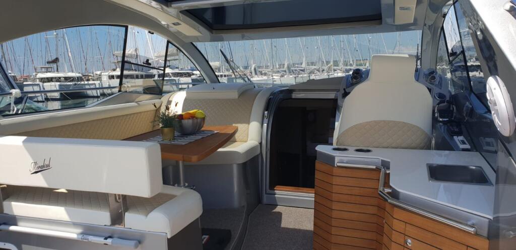 Motoryacht 