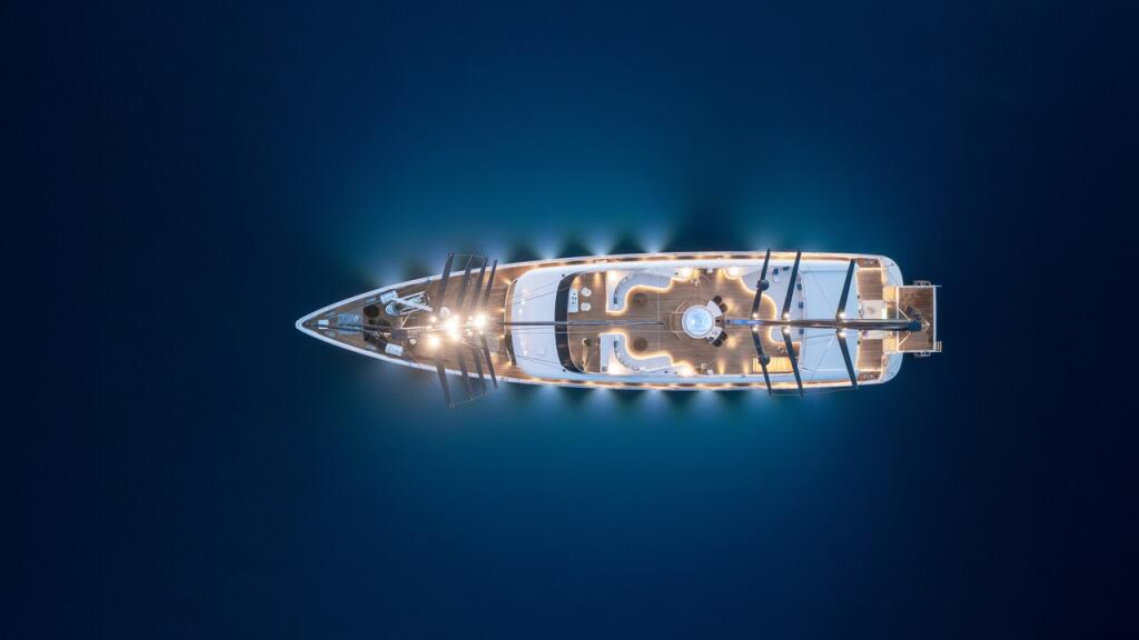 Luxury sailing yacht 