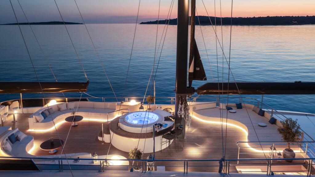Luxury sailing yacht 