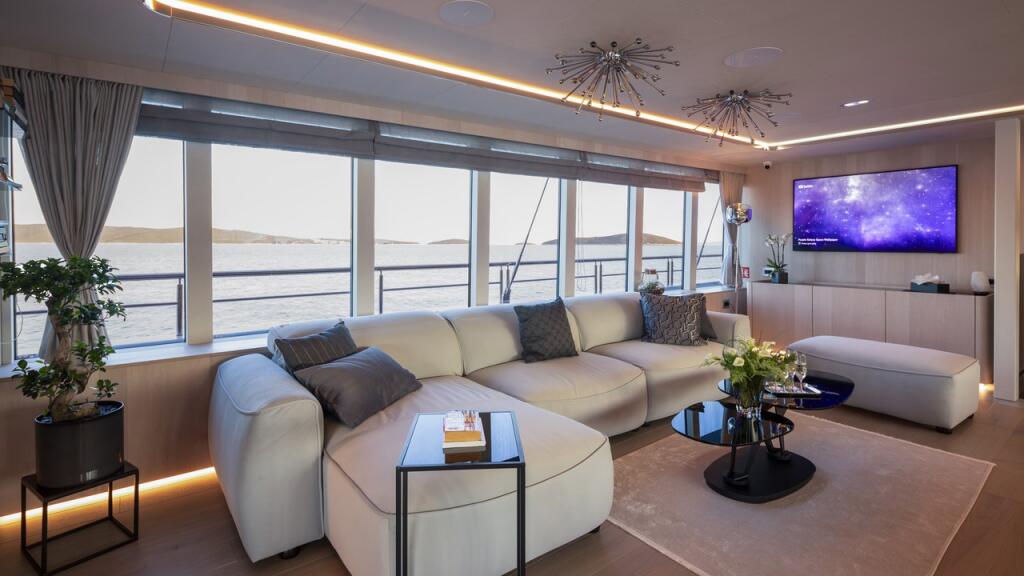 Luxury sailing yacht 