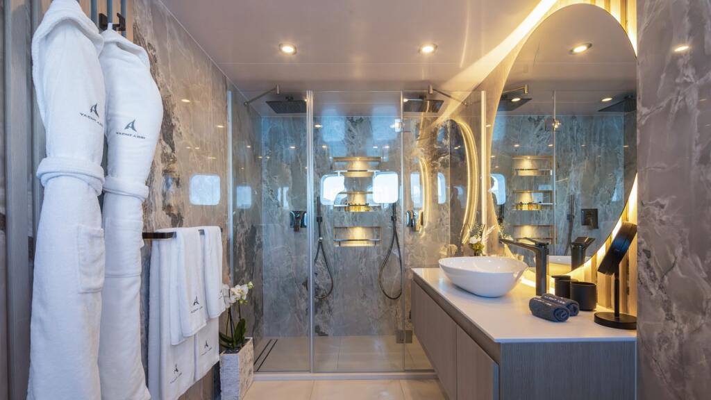 Luxury sailing yacht 