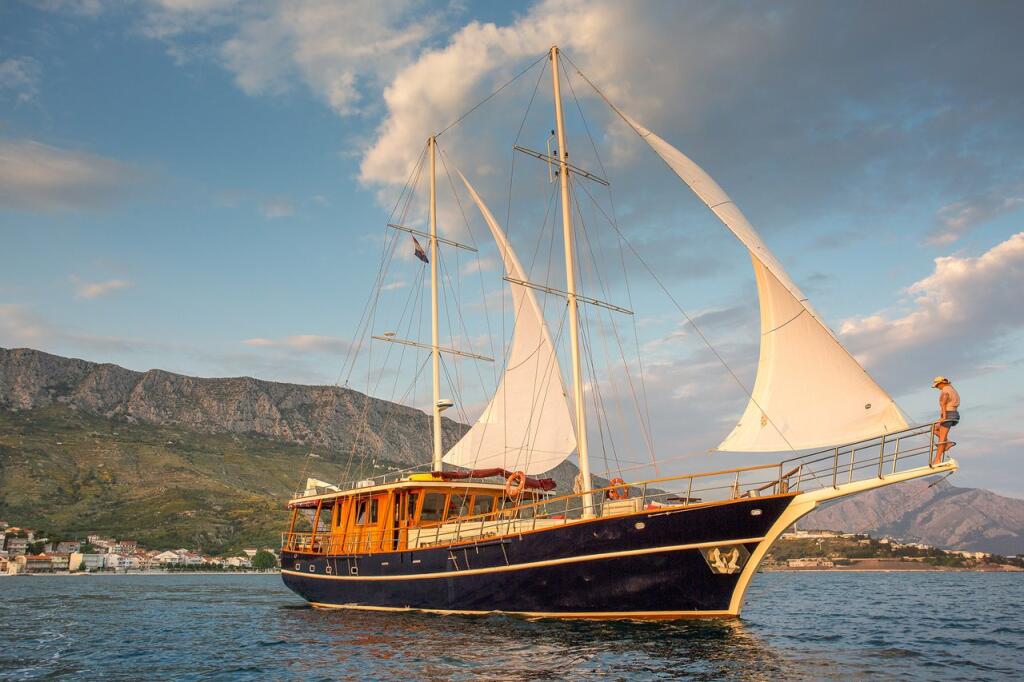 Gulet & Motor Sailer 